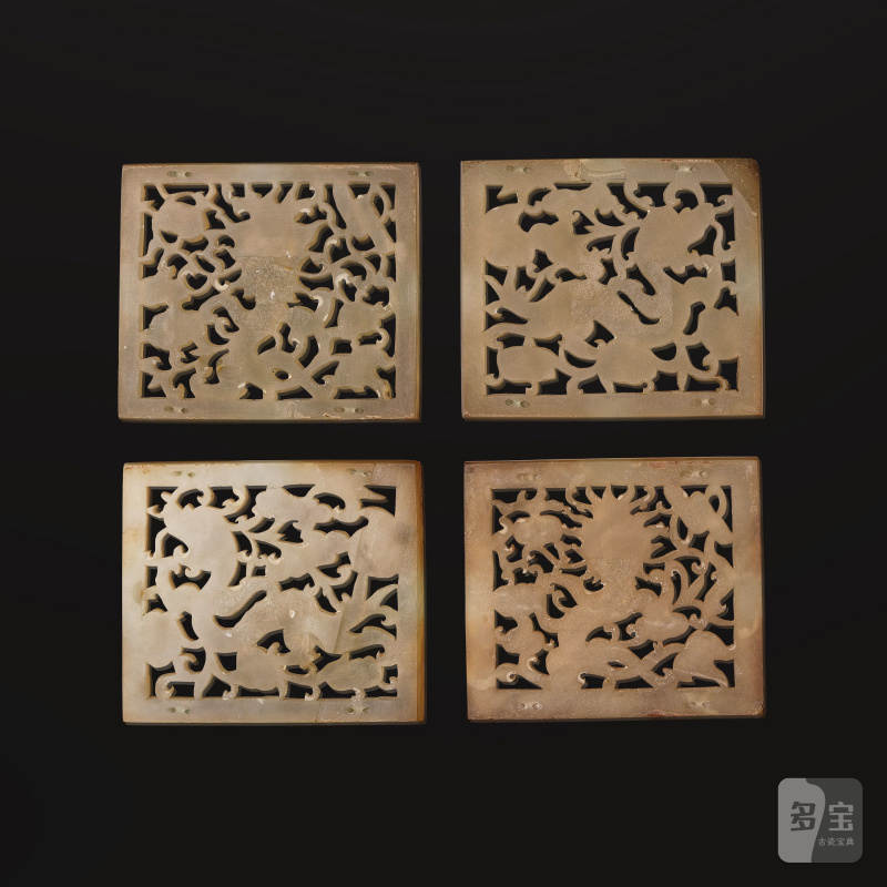 清 十九世紀 鮑文玉鏤雕珮飾一組四件 | QUATRE PLAQUES EN BOWÉNITE SCULPTÉE ET AJOURÉE - 图3
